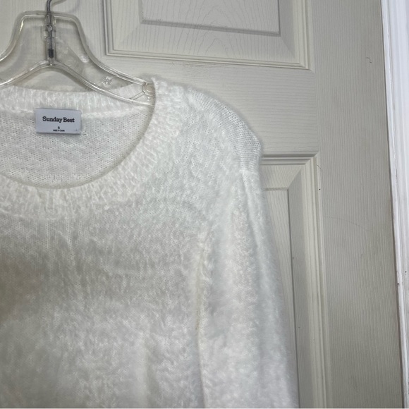 Sunday Women’s White Best Kitten Sweater Sz S - Picture 3 of 7